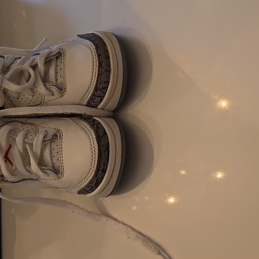 Sneakers - Picture 3 of 9
